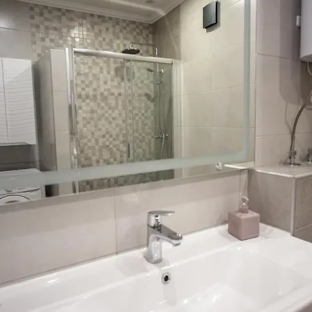 Ultra Lux 3 Rooms Apartment Near Arena City Kyiv Exterior photo