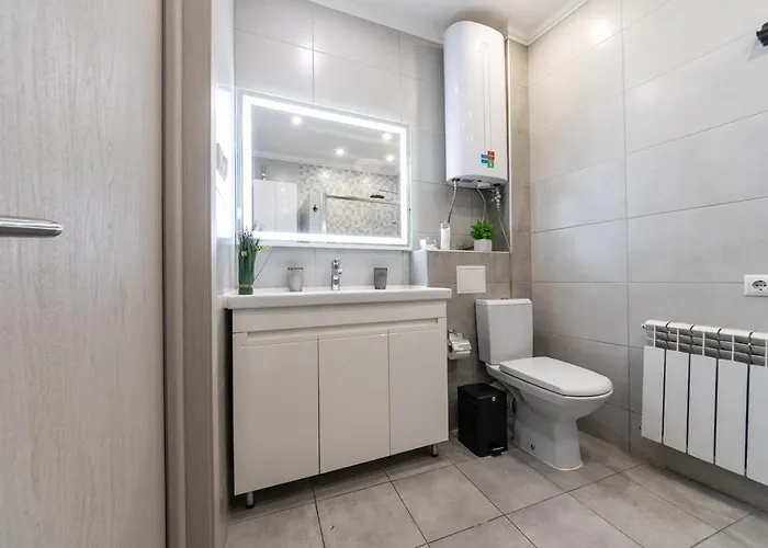 Ultra Lux 3 Rooms Apartment Near Arena City