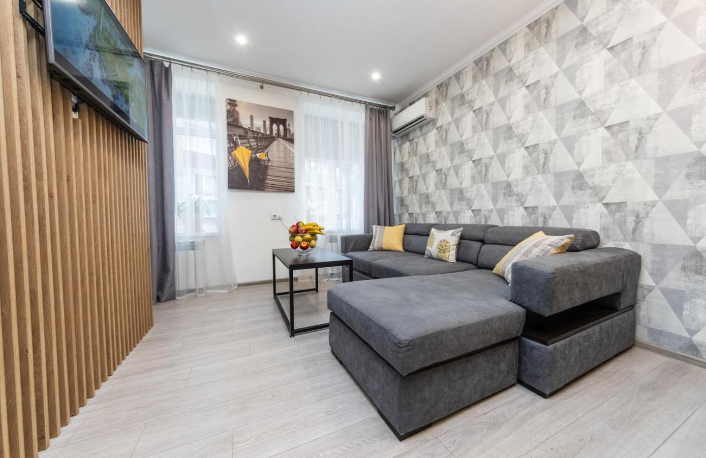 Ultra Lux 3 Near Arena Kijów